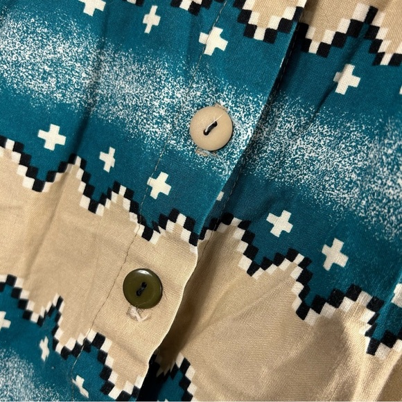 ❤️ ROUGHRIDER Geometric Patterned Button-Up Shirt S - Picture 5 of 15